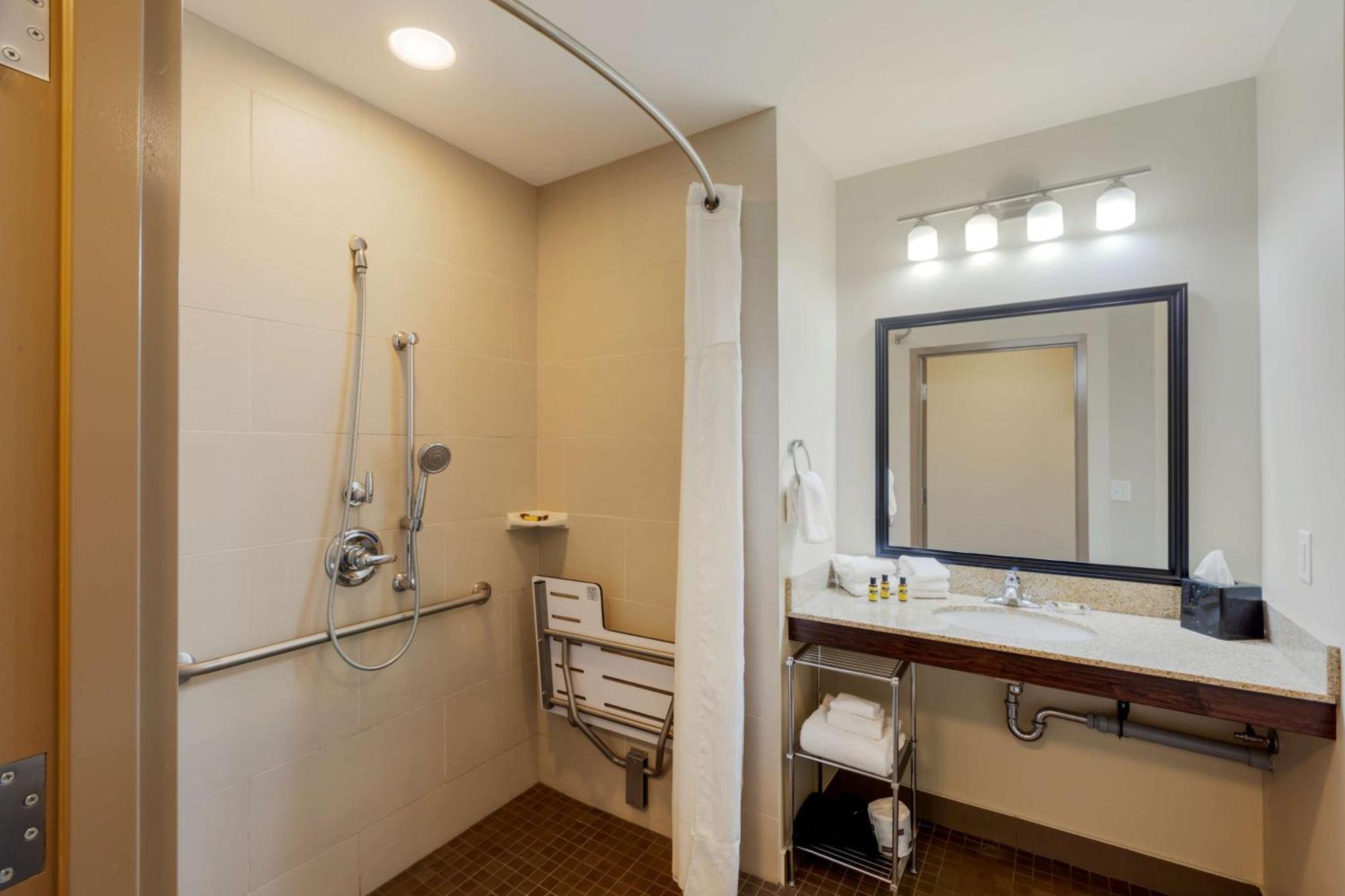 Best Western Plus Walkerton Hotel & Conference Centre المظهر الخارجي الصورة