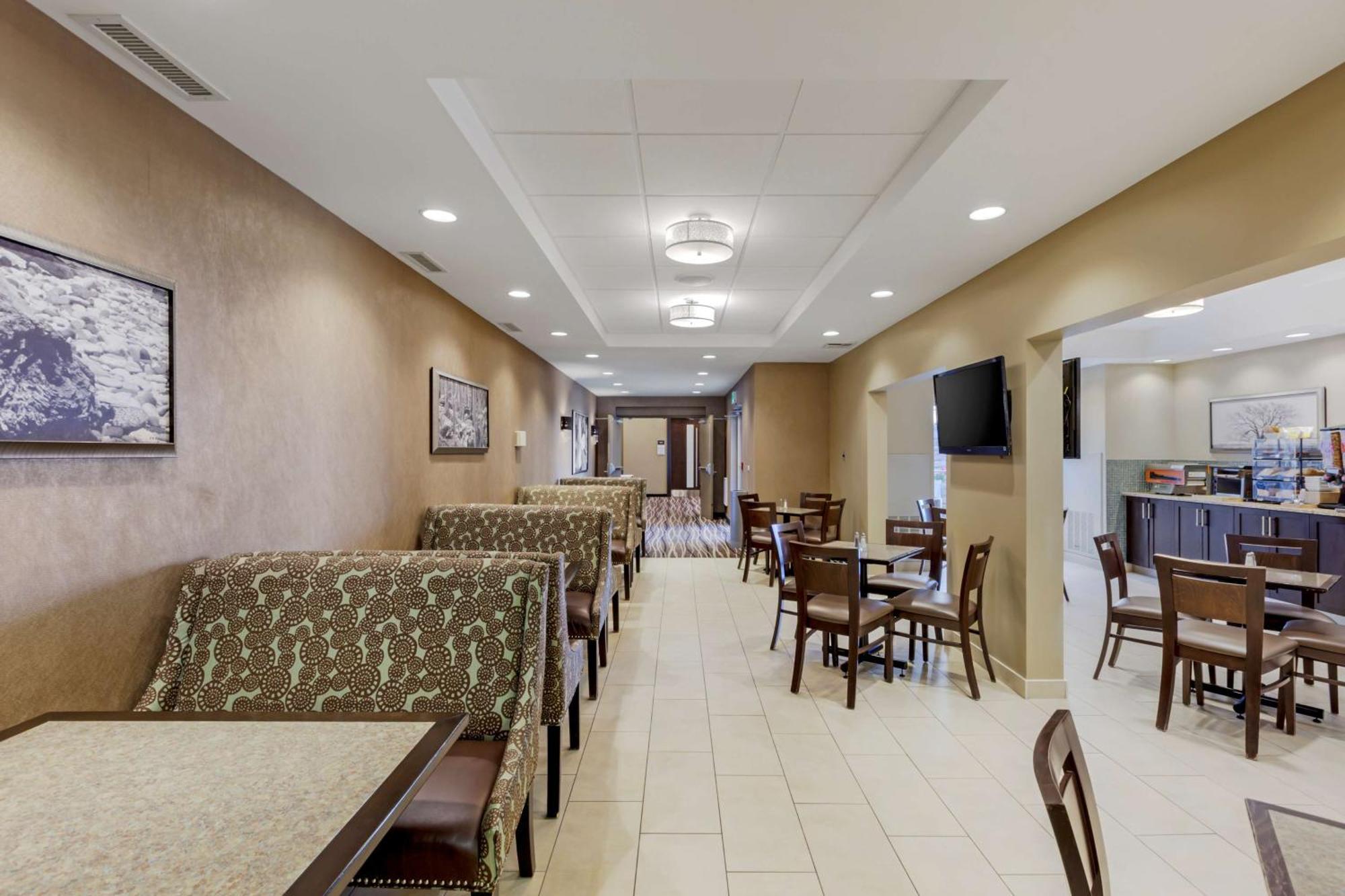 Best Western Plus Walkerton Hotel & Conference Centre المظهر الخارجي الصورة